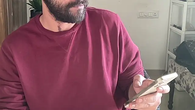 MakeMeAwareAah's cam snapshot