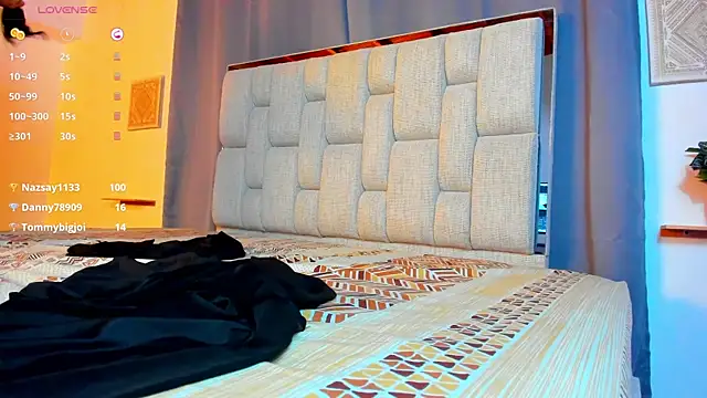 kalila_latif's cam snapshot