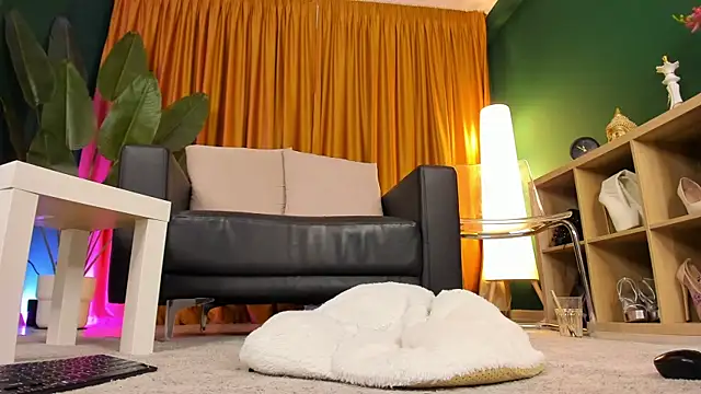 torri_kitten's cam snapshot