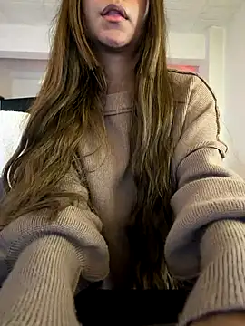 aly_golden_ live sex cam