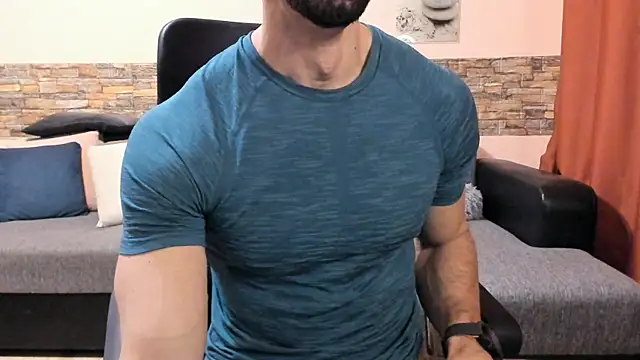 HotHunkTrainer's cam snapshot