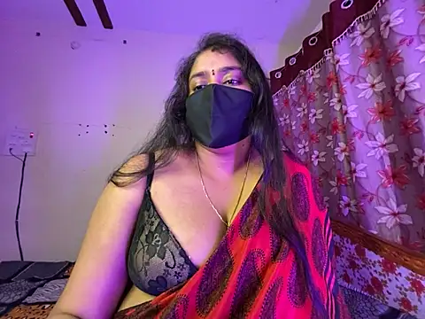 LouleyRanii live sex cam