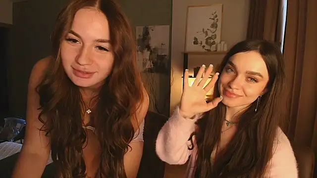 MayaGlow live sex cam