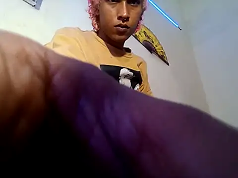 liam_mcmillan's cam snapshot