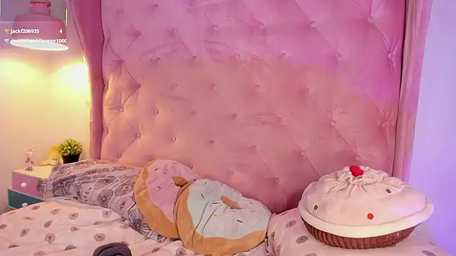 Gigi_Strawberry live sex cam