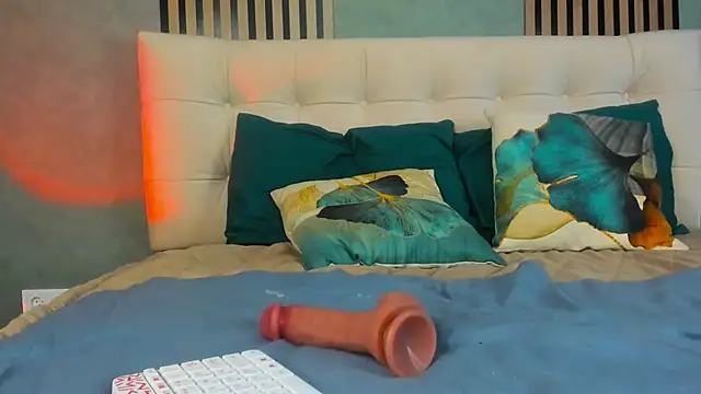 boob-lick live sex cam