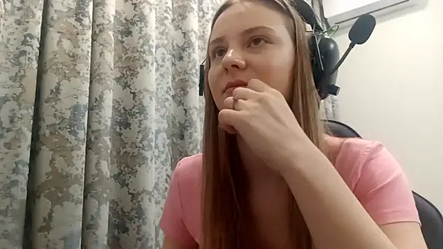 CrackShirker's cam snapshot