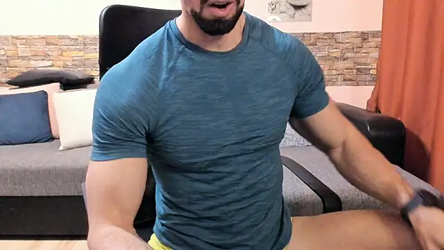 HotHunkTrainer's cam snapshot