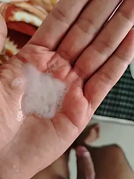 Hornylonda556 live sex cam