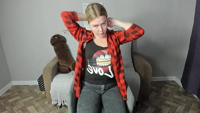 BettyBloom69 live sex cam