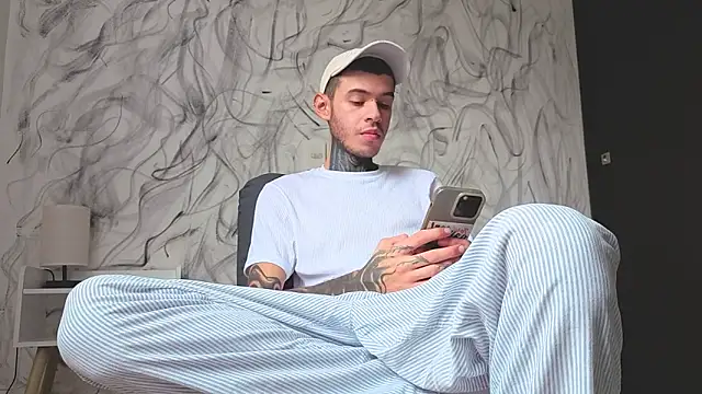 Saturno_v live sex cam