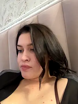 KikiWatson live sex cam