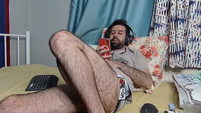 hairybearcb's cam snapshot