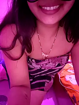 kaamuk_shweta live sex cam