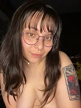 Solo_yoss live sex cam