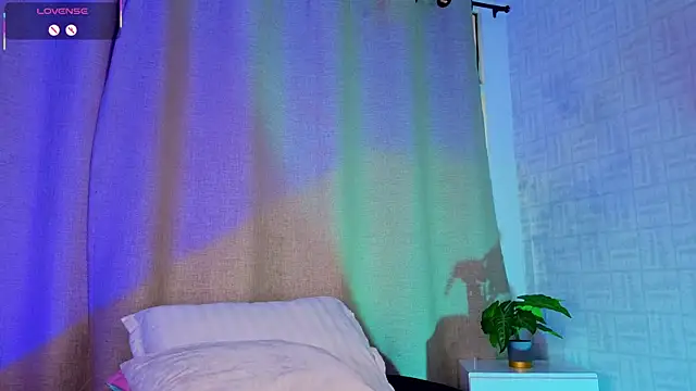 mia_bonneett's cam snapshot