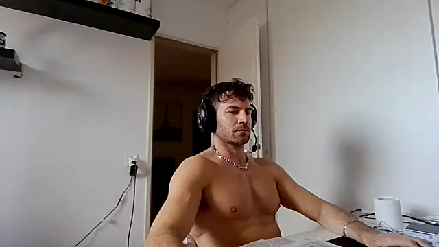 alpha-hunk live sex cam