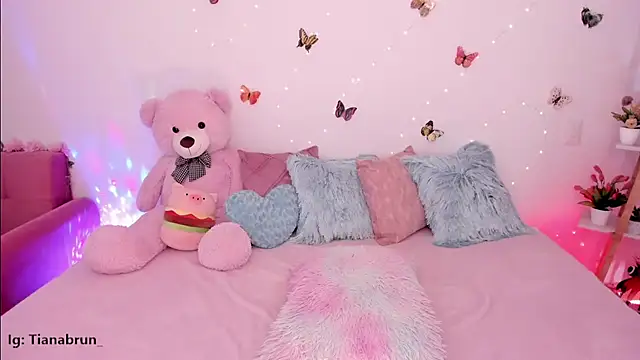 Zara_uwu_'s cam snapshot