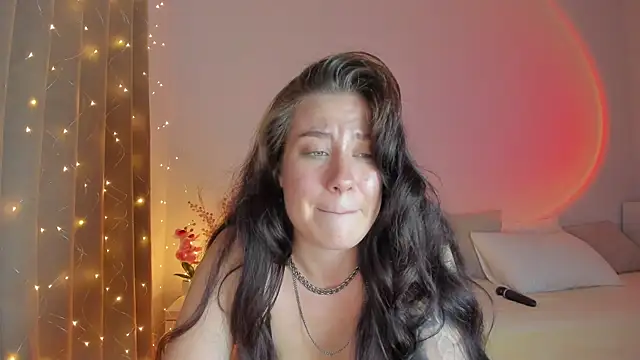 MiaKhallirae's cam snapshot