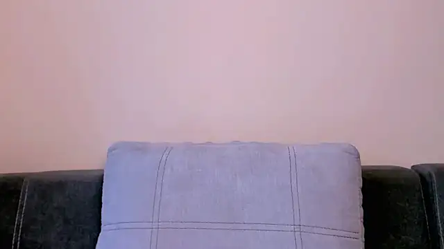 Elle_Pearl_'s cam snapshot