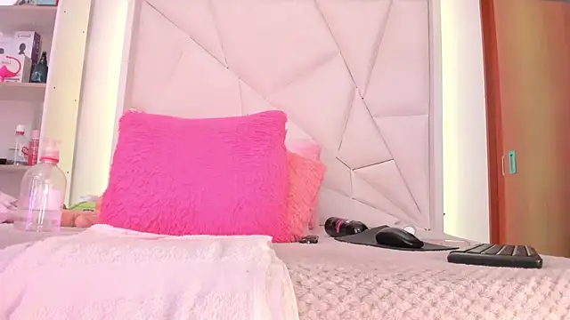 vane_fox1530 live sex cam