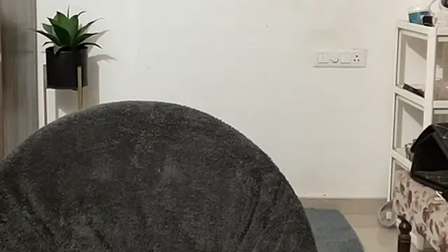 MakeMeAwareAah's cam snapshot