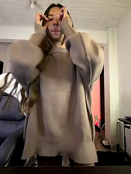 aly_golden_ live sex cam