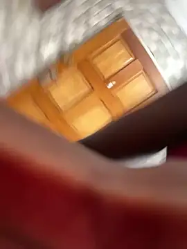 Melanin2002 live sex cam