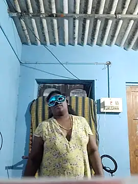 divyatamil143's cam snapshot