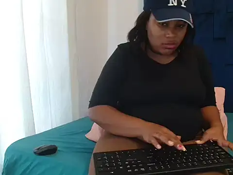 Olivia_Moore_'s cam snapshot