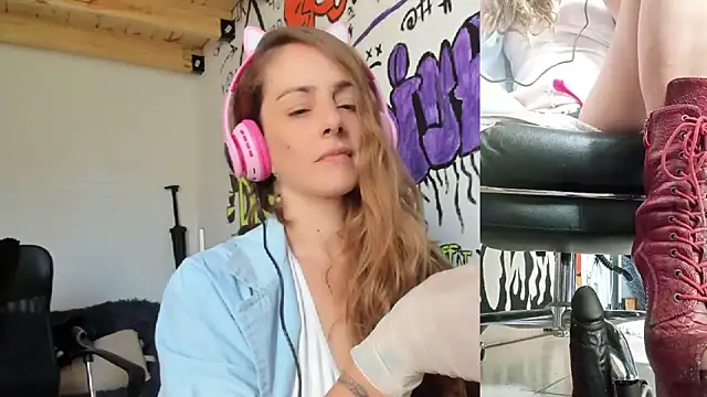 DommePoleDance live sex cam