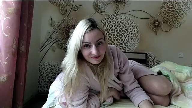 Yourrealgirl's cam snapshot