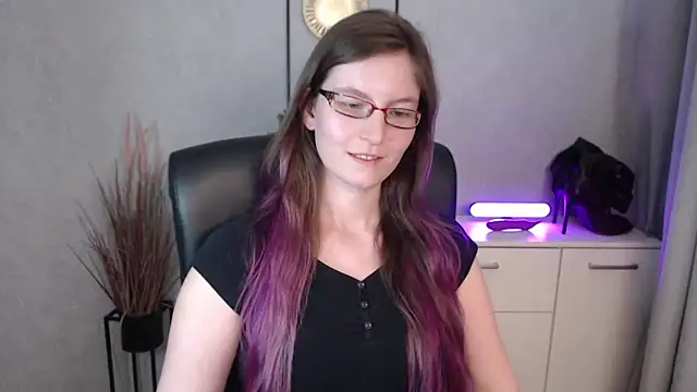 emmaxDelight's cam snapshot