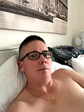 voluptuous-minx live sex cam