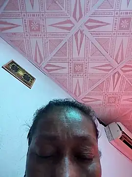 Naomi-Mature live sex cam