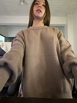 aly_golden_ live sex cam