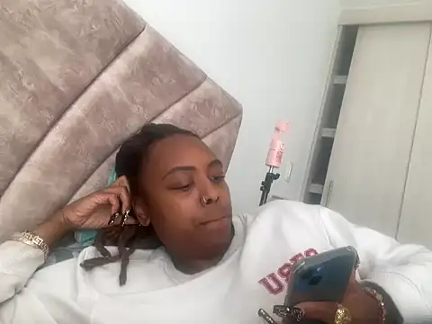 ChocolateCakeQueen live sex cam