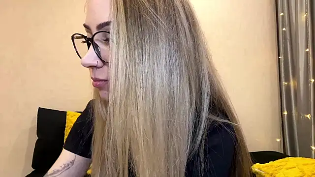 sun_under_skyy's web cam