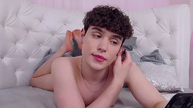 RobbyCharming's cam snapshot