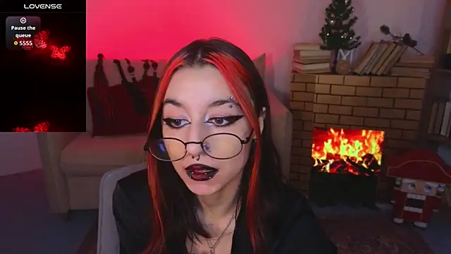 Mistress__Marcelline's cam snapshot