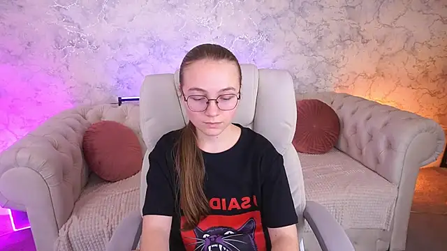 ArrinaWairr's cam snapshot