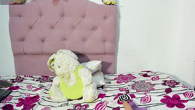 cazzu__'s cam snapshot