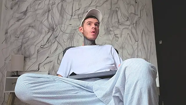 Saturno_v live sex cam