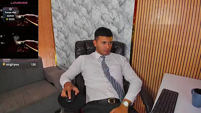 Hideintheoffice's cam snapshot