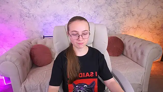 ArrinaWairr's cam snapshot