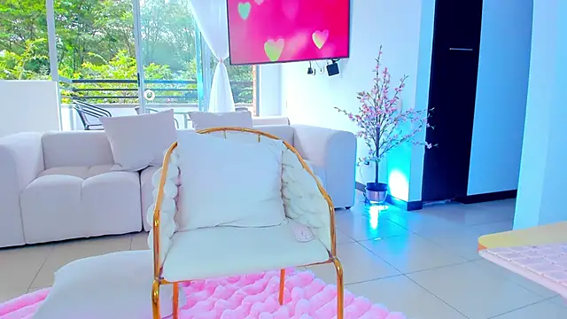 Sophi_Jonnes live sex cam