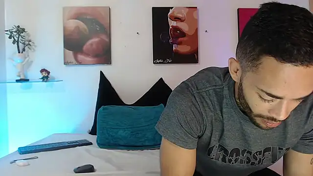 SophieFoxx17 live sex cam