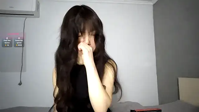 OleneBouras live sex cam