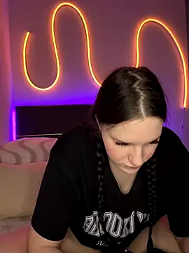 Mila-Jasmin's cam snapshot