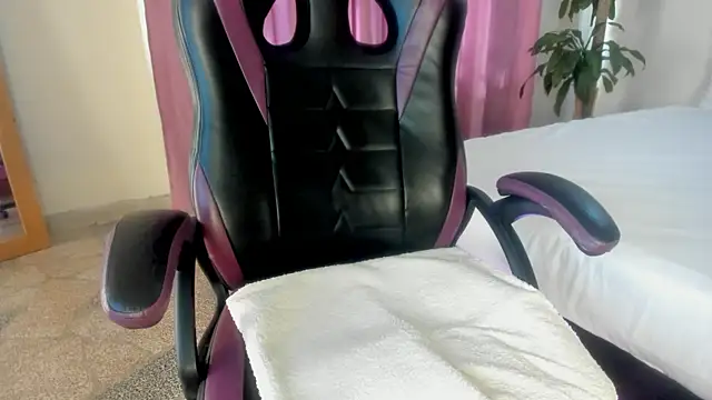 Emmaa_Queen_'s cam snapshot